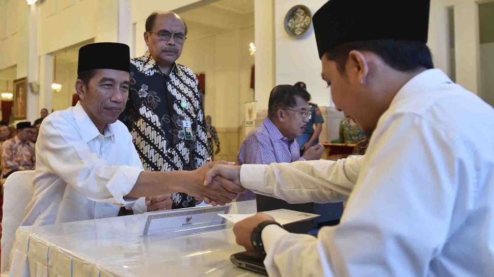 Presiden Jokowi Bayar Zakat Profesi, Ternyata Segini ...